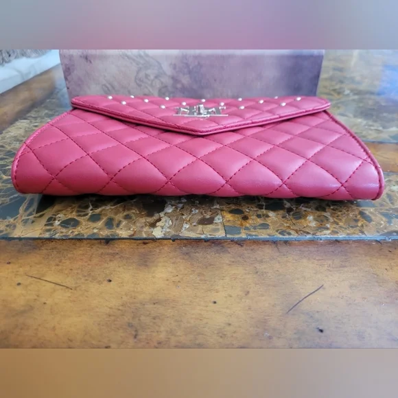 Badgley Mischka Red Quilted Chain Bag - Picture 6 of 9